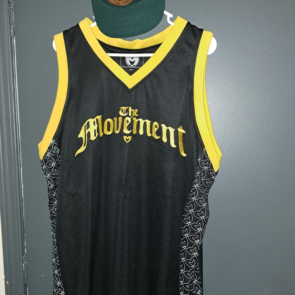 Black and Yellow 'The Movement' Jersey With Hat